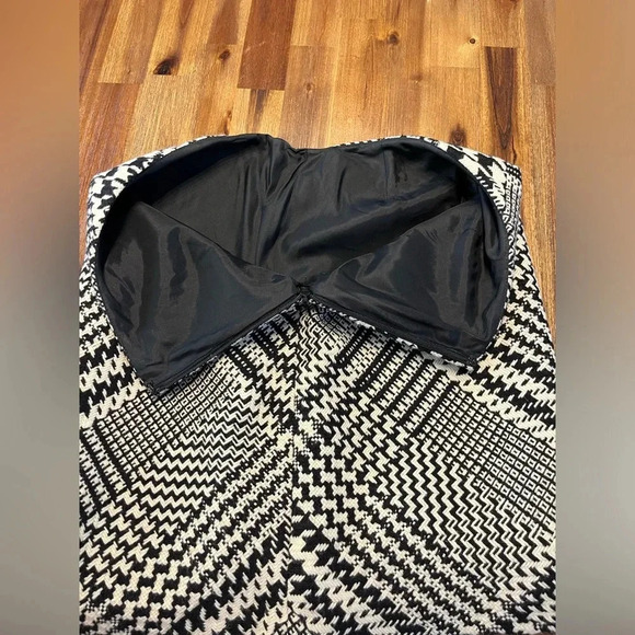 Kenneth Cole Black & Cream Houndstooth Wool Blend Pencil Skirt lace hem Size 8P - Picture 6 of 8